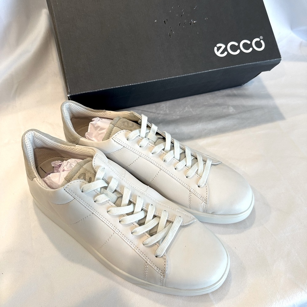 Ecco Men’s Street Shoe in White NIB!